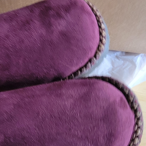 MUK LUKS Women's Maroon cuffed Winter Boots Size 7. - Picture 5 of 6